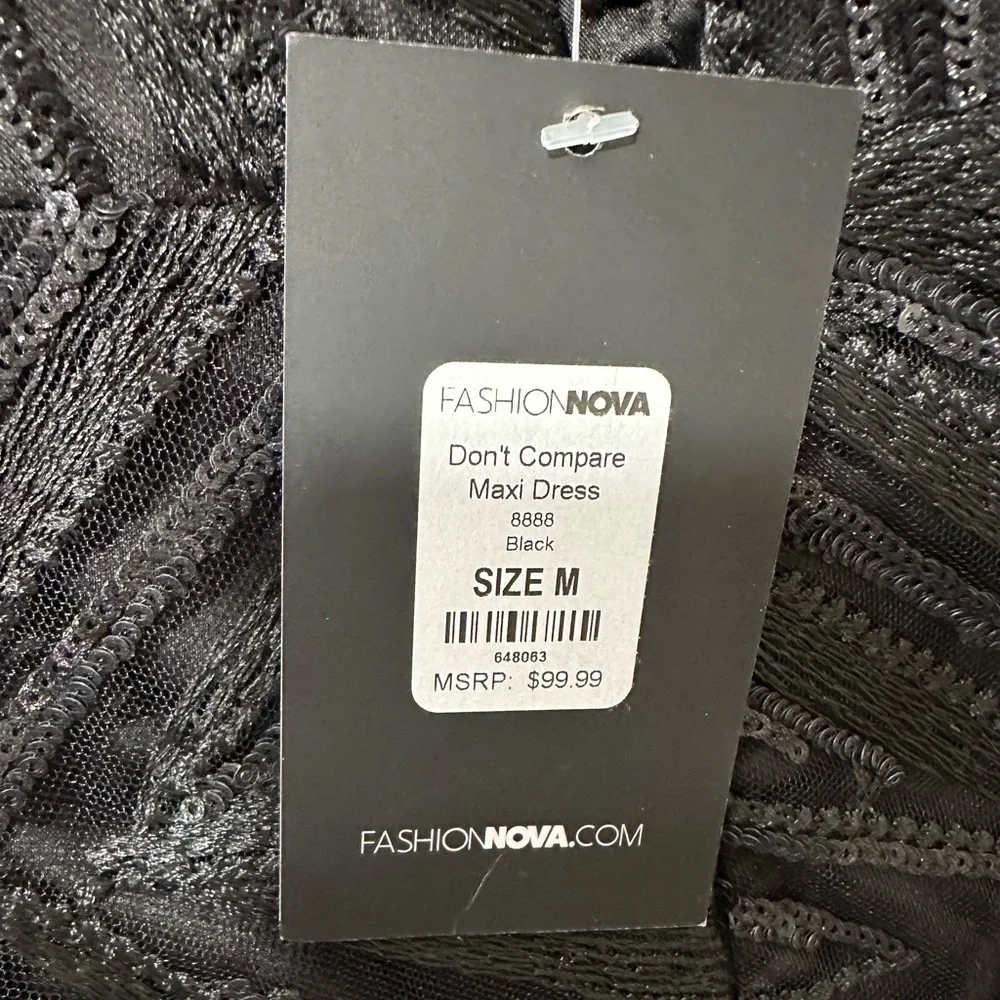 Maxi black dress size M - fashion nova . Bundle ( dress , shoes and a necklace- - Picture 4 of 8